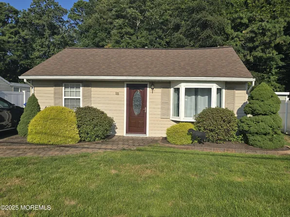 533 Holly Village Lane, Toms River, NJ 08753