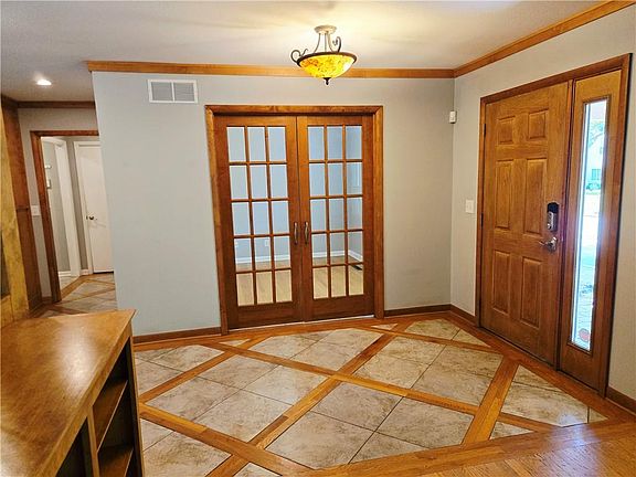 5th image of 9536 Manor Rd