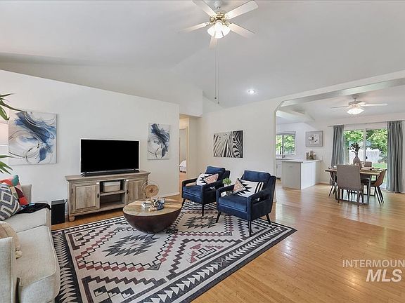 3rd image of 16915 N Waterford Way