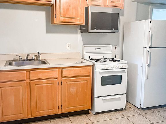 2nd image of 595 Ashmont St #2