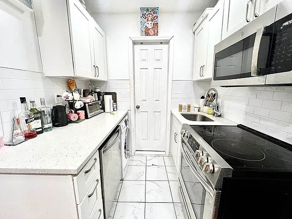 5th image of 111 Chrystie St APT 7