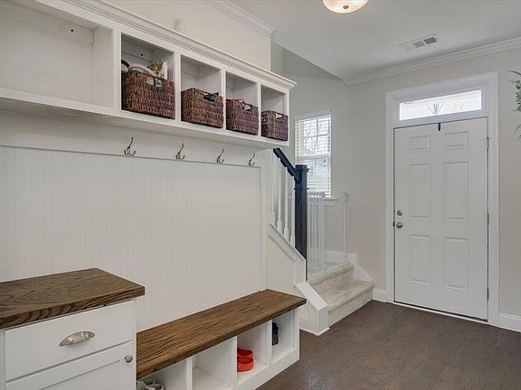 5th image of 204 Caroleton Drive
