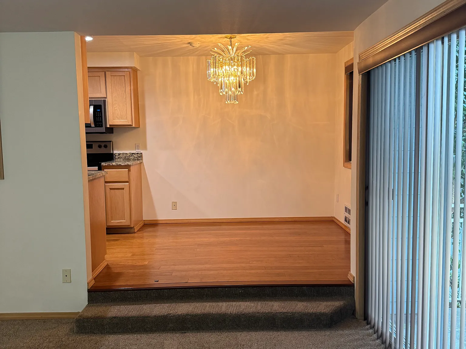 2 bed, 1250 sqft, $2,190 — Photo 4