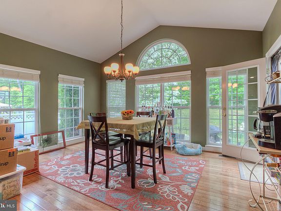 3rd image of 38 Nugent Dr