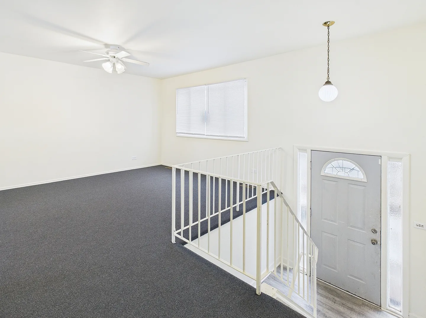 4 bed, 1638 sqft, $2,900 — Photo 2