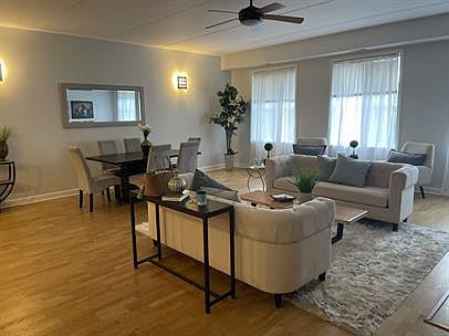 4th image of 2622 W Diversey Ave #401