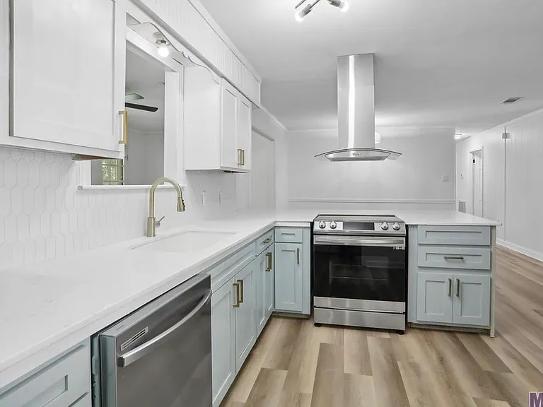 1499 S Peck Dr — Photo 3