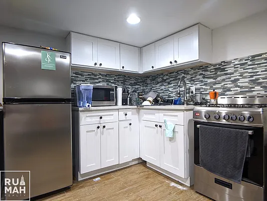 Rented by Rumah Realty Inc | media 22