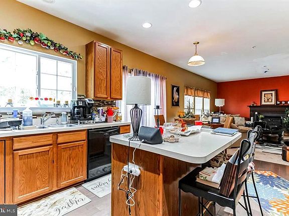 5th image of 2702 Lantana Dr