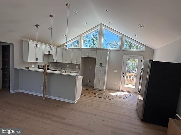 5th image of 19 Highridge Rd