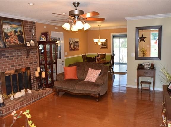 4th image of 1271 Modena St