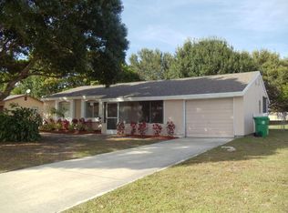 1371 SE Vestridge Ln, Port Saint Lucie, FL 34952