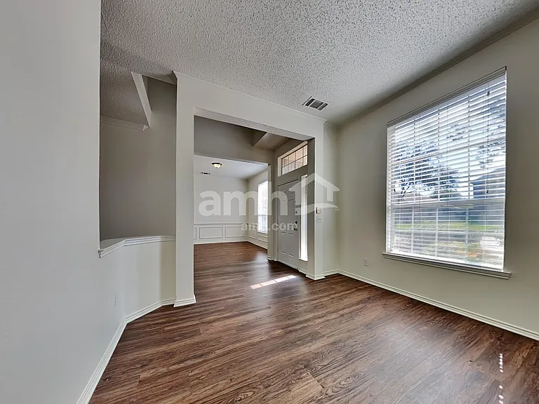 601 Ridgemont Dr — Photo 10