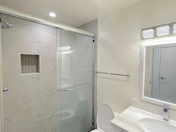 4th image of 6212 Fulton Ave APT 101