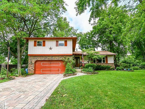 3rd image of 5615 Rocky Pine Loop W