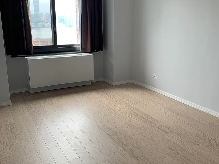 200 Rector Pl #15D — Photo 7