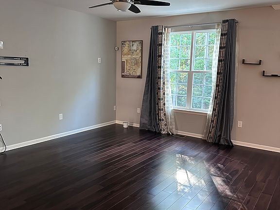 3rd image of 204 Ellsworth Way