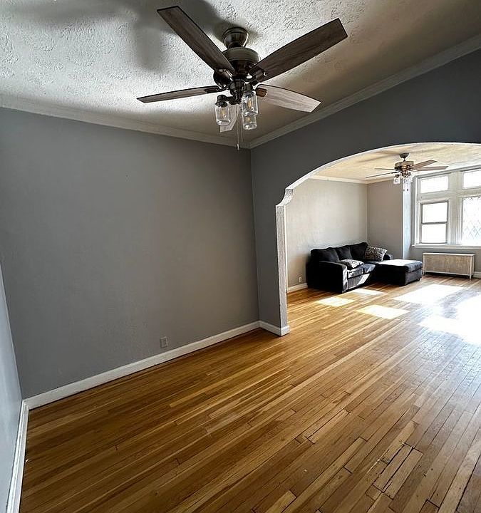 1st image of 2828 S Moreland Blvd