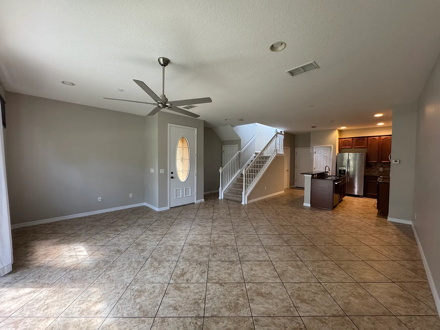 3 bed, 2.5 bath, 1656 sqft, $2,500 — Photo 3