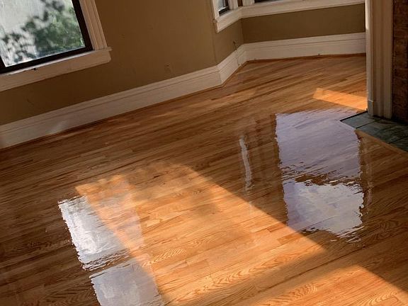 4th image of 3847 N Kenmore Ave #1