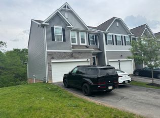 230 Lockheed Dr, Coraopolis, PA 15108