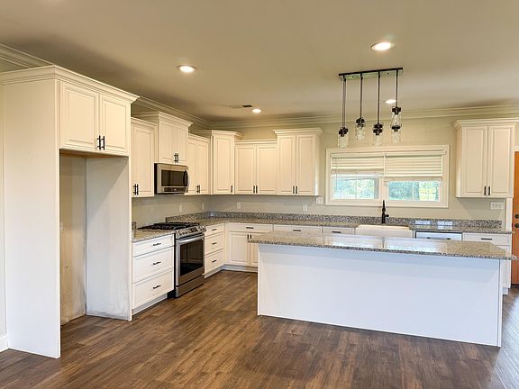 3rd image of 1014 County Road 385