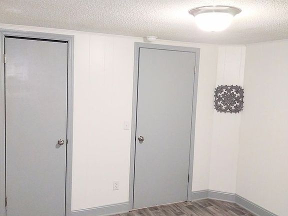 4th image of 103 W Moore St