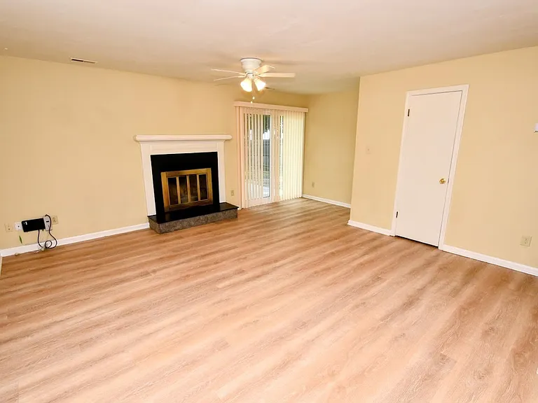 5216 Johnstown Ln — Photo 6