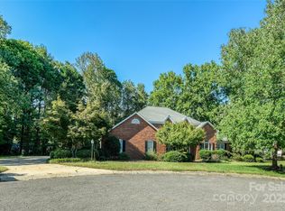 102 Woodstone Dr, Mount Holly, NC 28120
