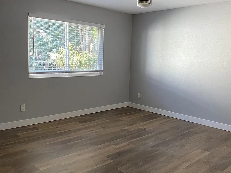 Vista Terrace — Photo 21