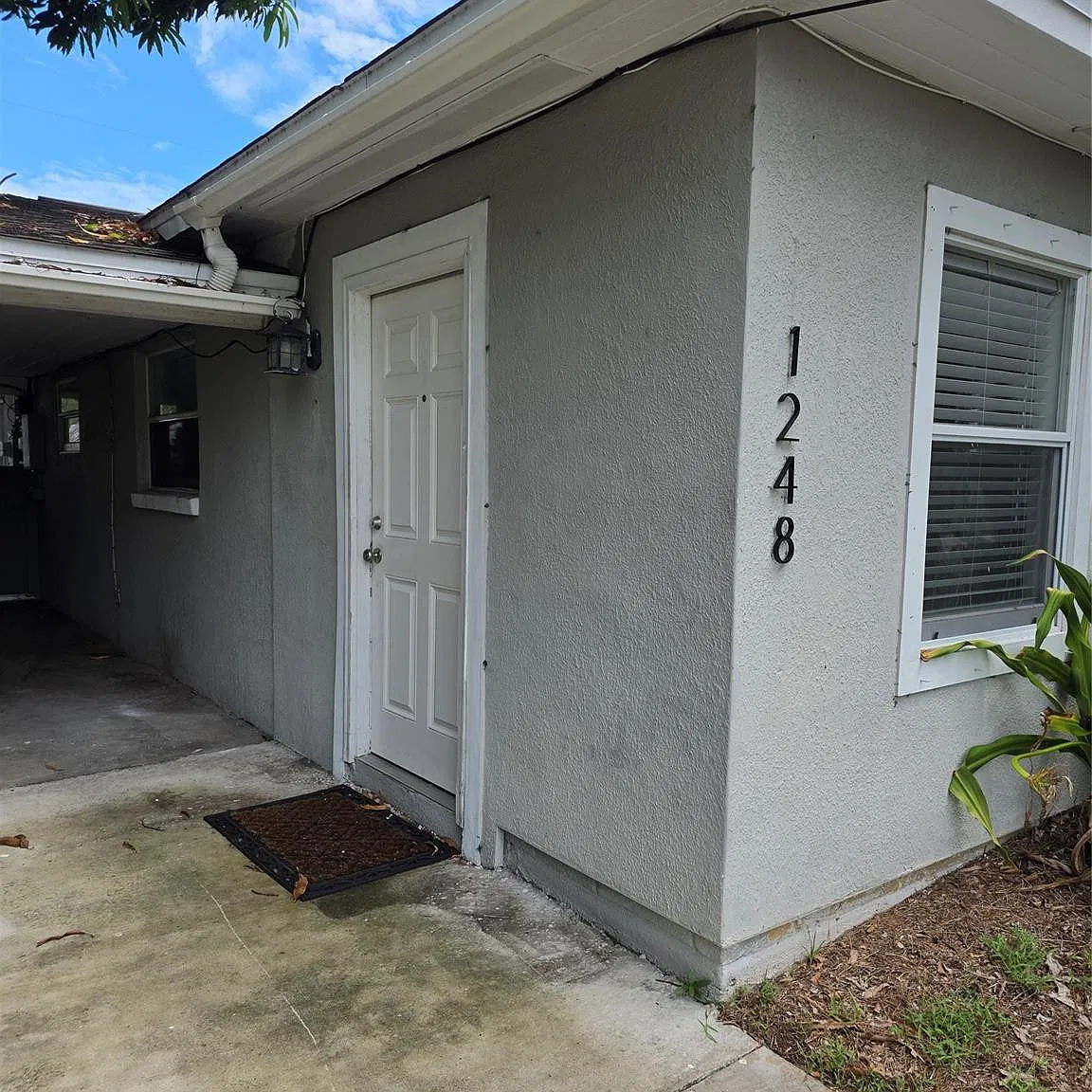 2 bed, 1.0 bath, 2703 sqft, $1,700 — Photo 1