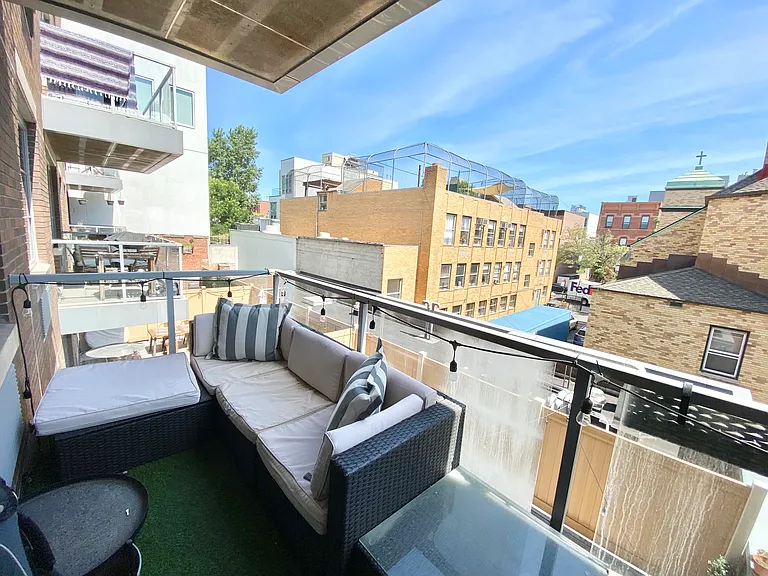 155 N 4th St #3D — Photo 2