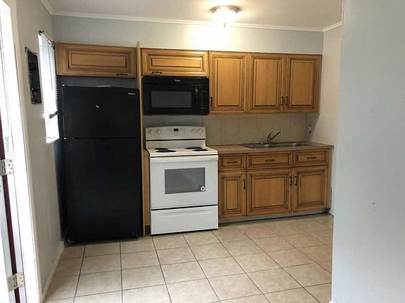 2nd image of 3804 Miller Ave #3