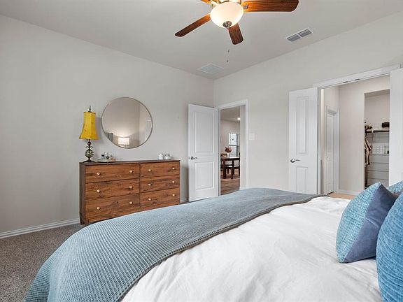 4th image of 207 Greenbriar Dr #207