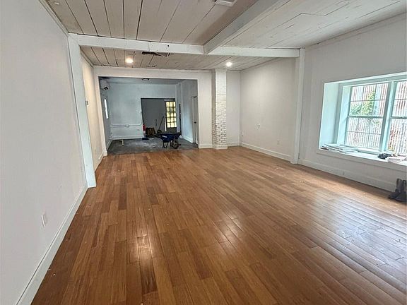 2nd image of 304 S Lockwood Dr
