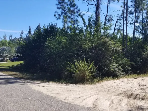 201 Ocean Park Dr, Lehigh Acres, FL 33972