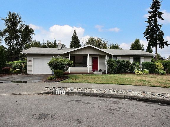 3rd image of 1617 37th Pl SE