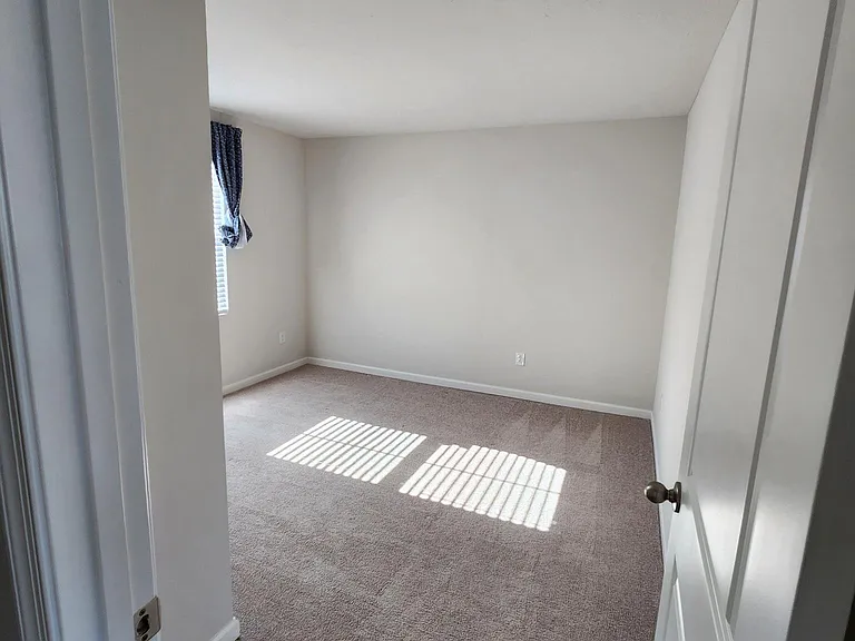 9760 Oak Grove Dr — Photo 18