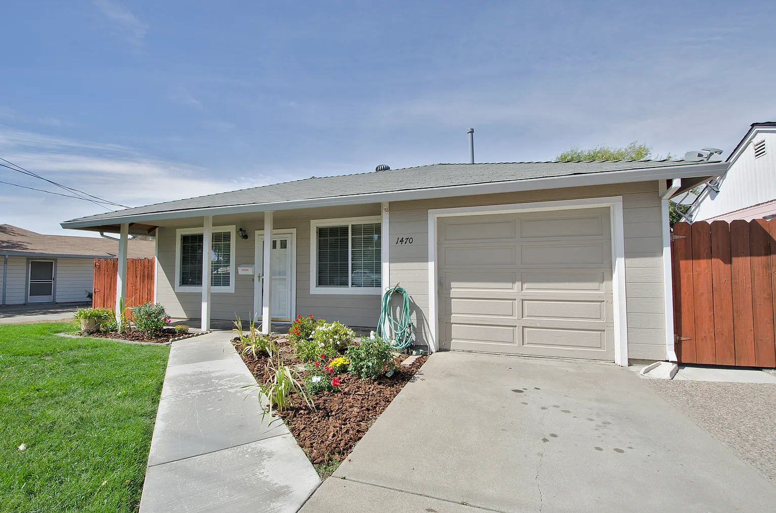 1470 Elm St photo 1