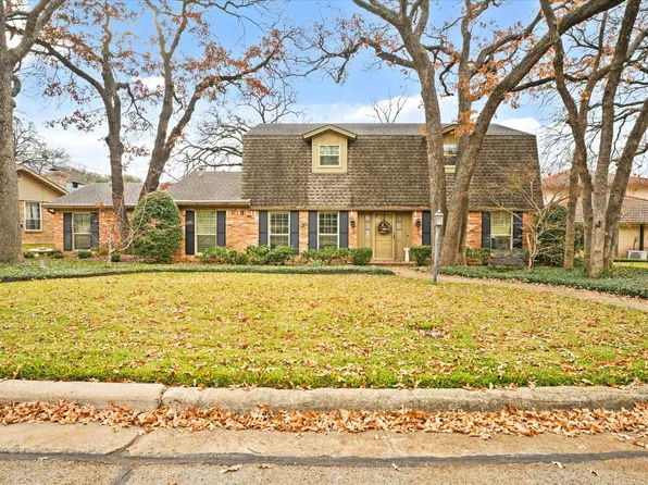 2704 Westridge Dr, Arlington, TX 76012