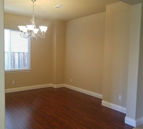 5th image of 2372 Eastwood Dr