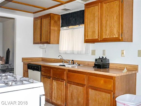 4th image of 1586 Divinity St