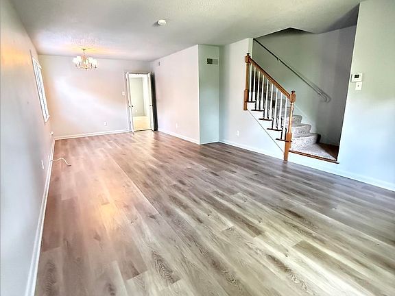 4th image of 1503 Eastmoreland Ave