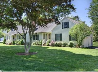 99 Acorn Ln, Southport, CT 06890