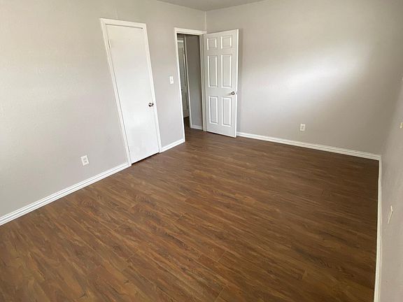 5th image of 1540 Milmo Dr