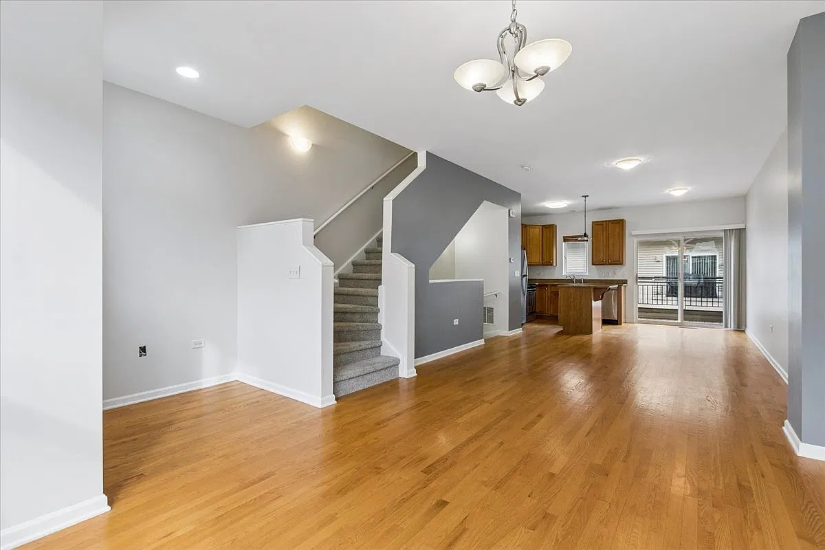 2 bed, 1400 sqft, $2,500 — Photo 3