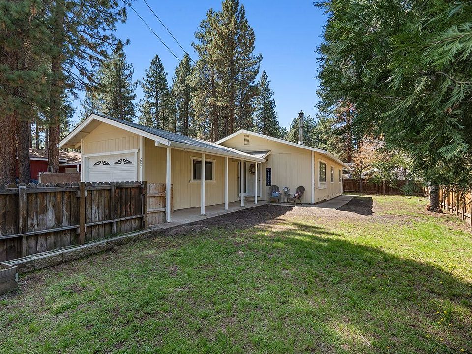 1st image of 833 W Plumas Ave