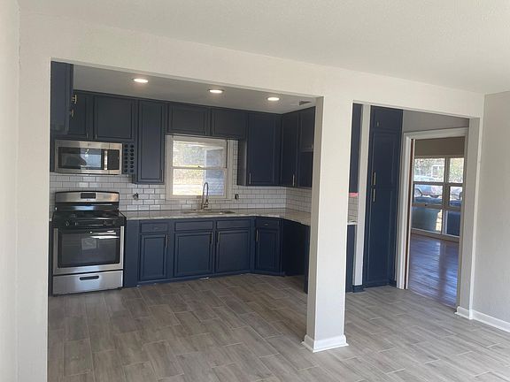4th image of 722 Kashmuir Pl