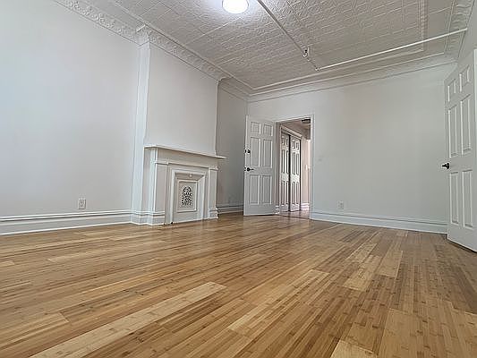 4th image of 324 Clifton Pl APT 2