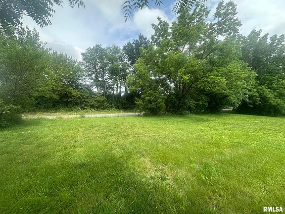 4th image of 2035 Ladue Rd